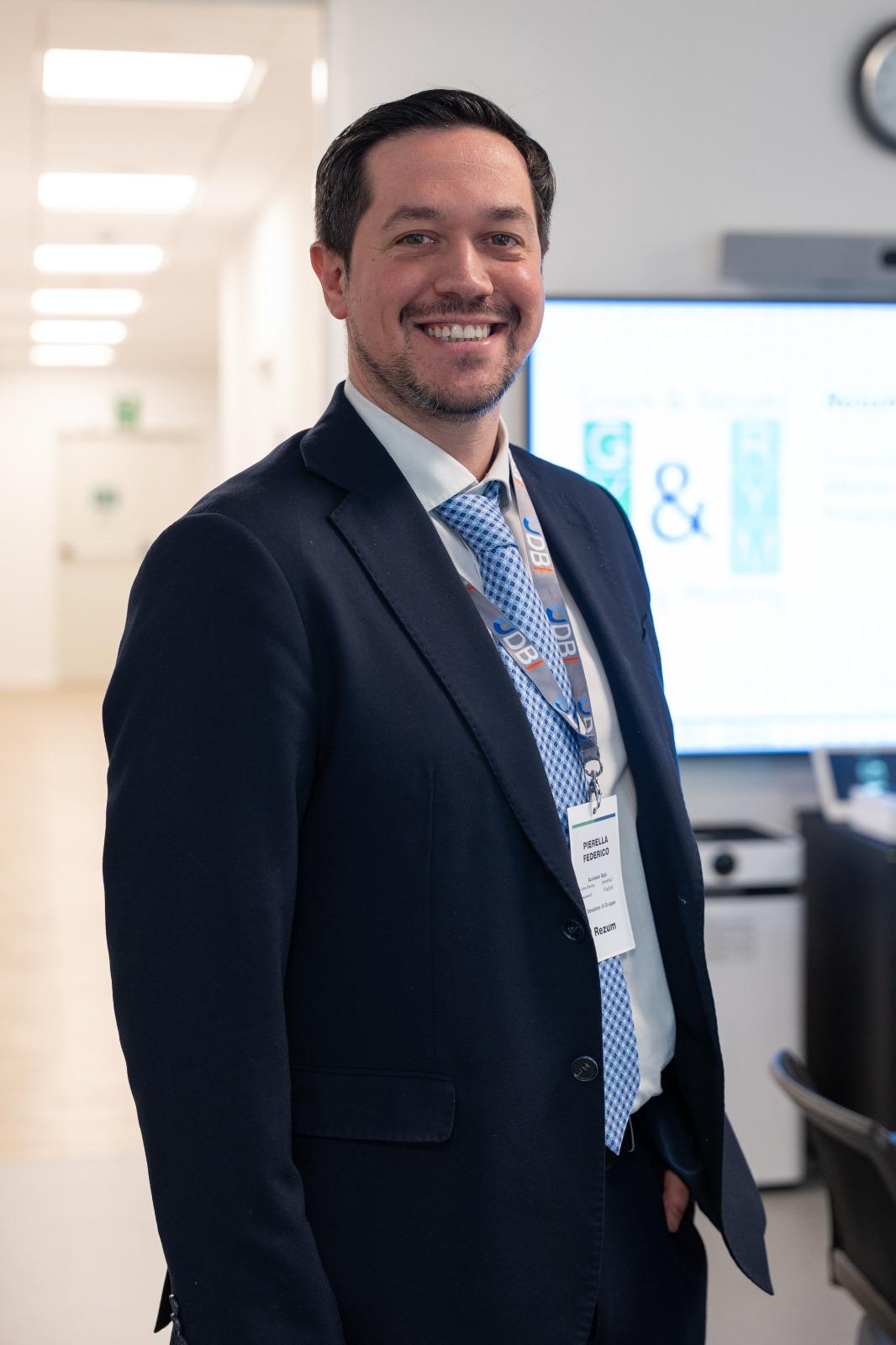 Dr. Federico Pierella